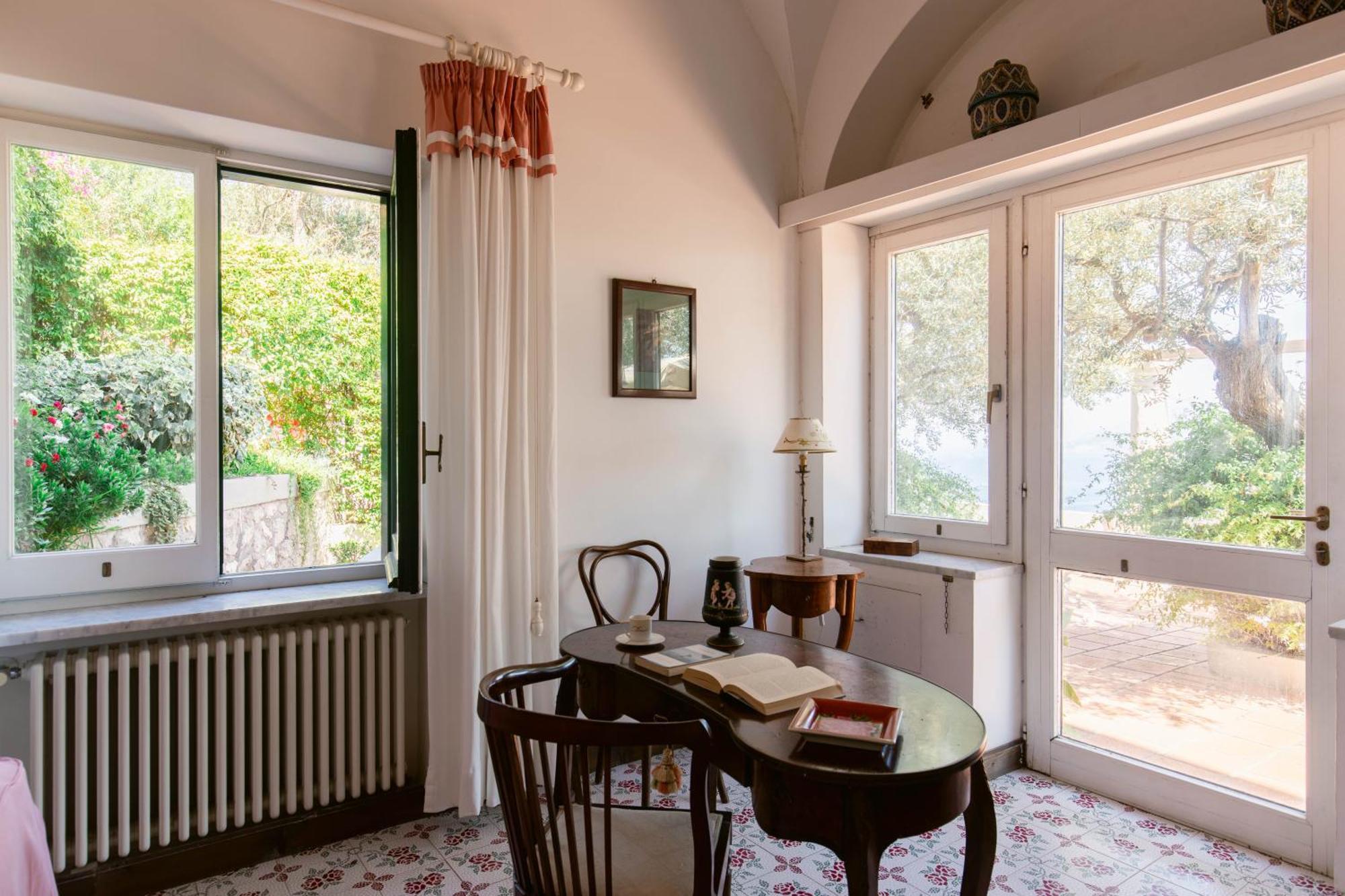 Ginestra By Elite *